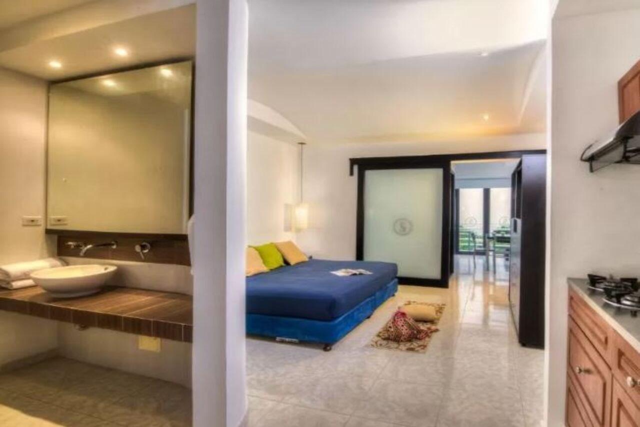 Villa Santorini *