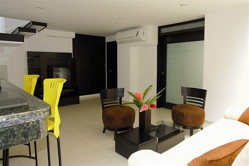 Villa Santorini *